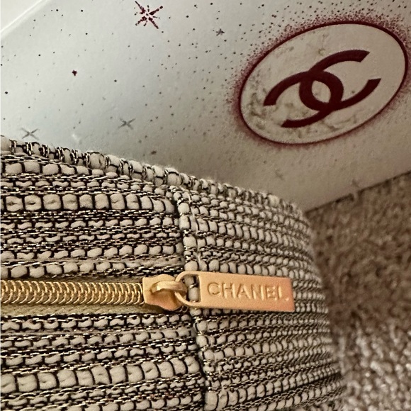 Chanel Cosmetic Pouch (can be converted to crossbody) - Picture 4 of 5